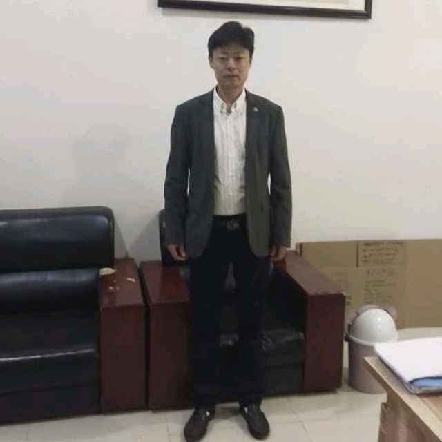 蓝天白云的第一张照片--拉萨闪婚服务中心
